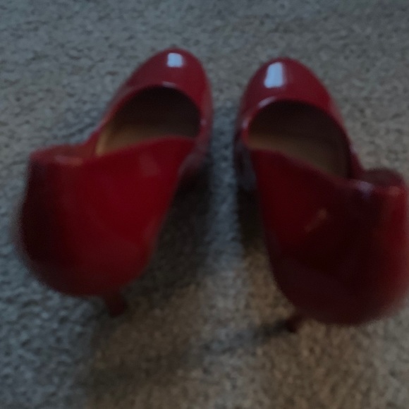 ARTURO CHIANG RED STILETTOS. SIZE 8. - Picture 7 of 9